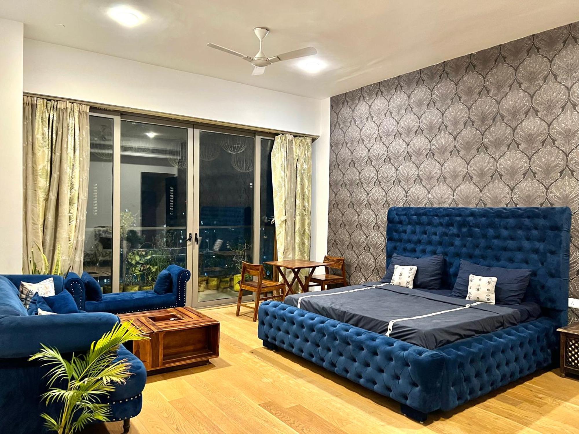 Luxury Master Bedroom With Bathtub N Private Entry 古尔冈 外观 照片